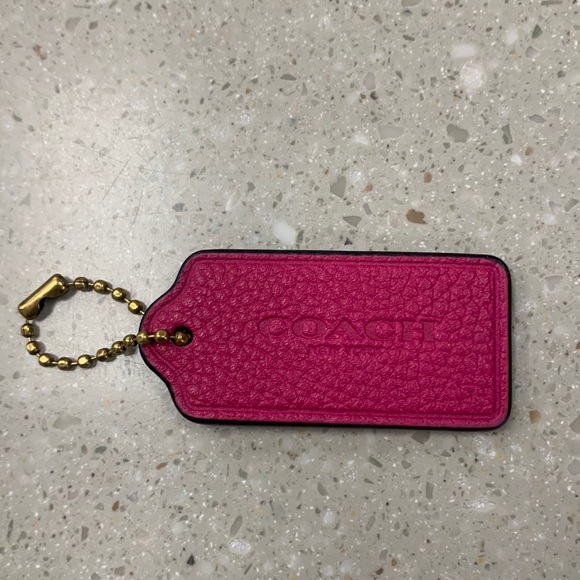 Coach tag - Picture 2 of 3